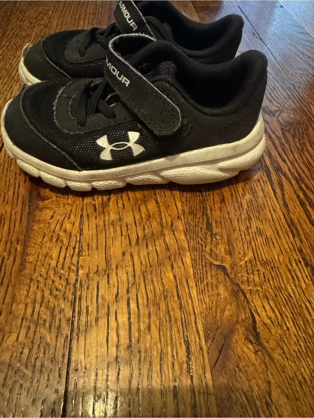 Under Armour Kids Black and White Hook-and-Loop Sneakers